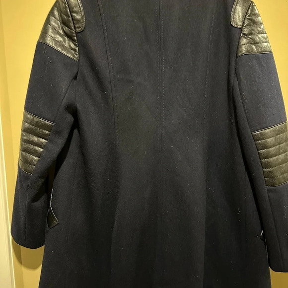 DKNY wool blend coat navy with black great condition  size 12 asymmetrical - Picture 6 of 9